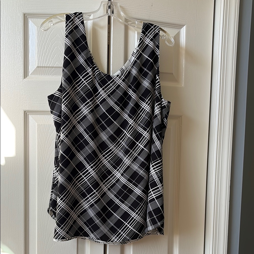 SOLD Chico's Reversible Black and White Patterned SleevelessTop